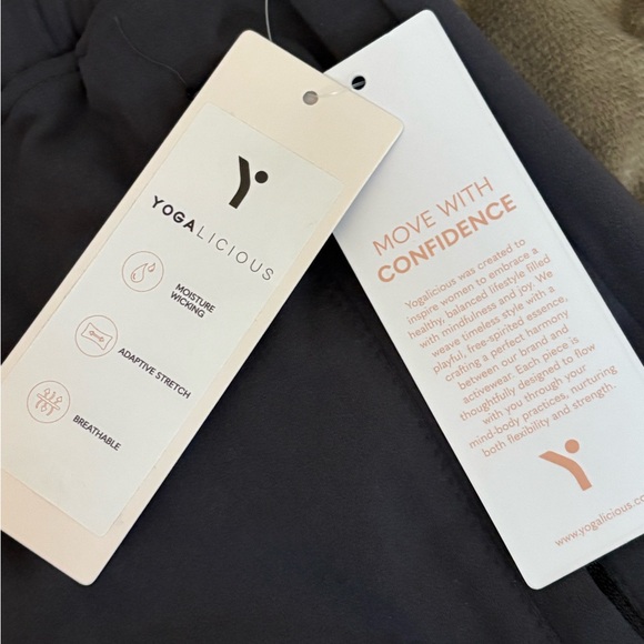 Yogalicious Navy Activewear Pants with Branded Tags - Picture 3 of 3